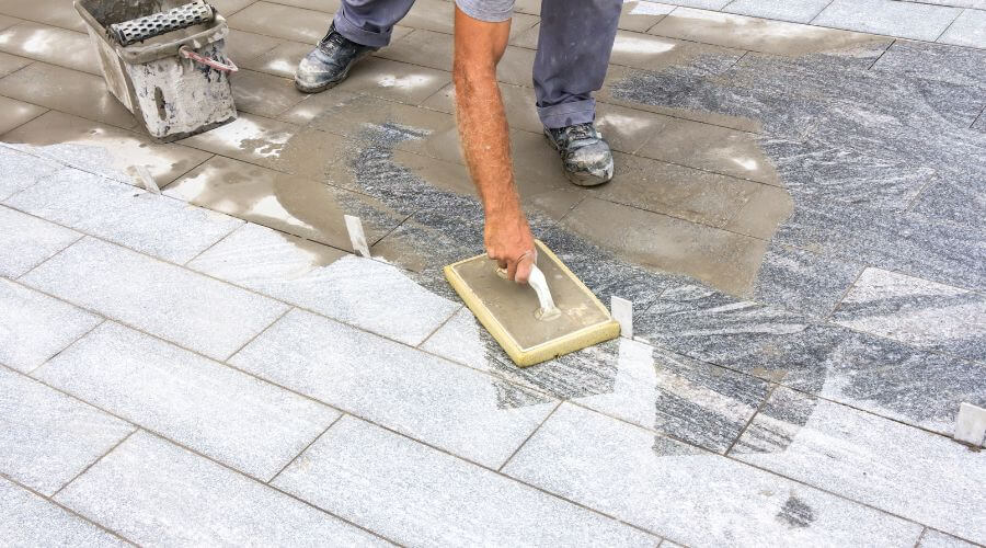 Professional gutter cleaning in Bridgeview, IL